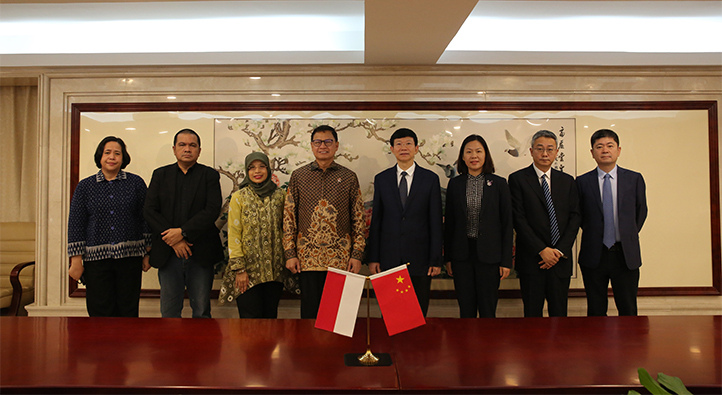 1763099423293566.jpg 4796879.jpg